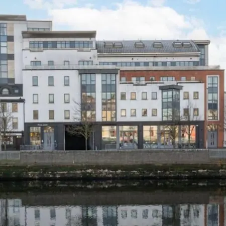 Luxury 2 Bed Fully Equipped Centre Apartment *