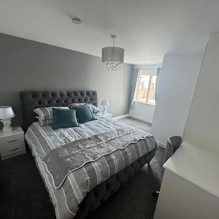 Luxury 2 Bed Fully Equipped Centre * Cork