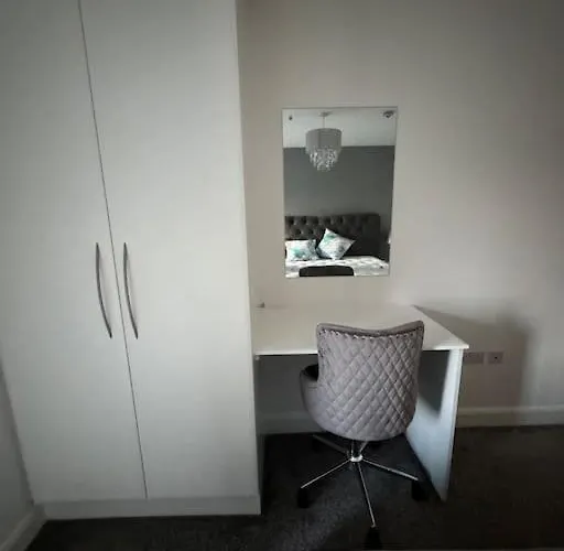 Apartment Luxury 2 Bed Fully Equipped Centre *