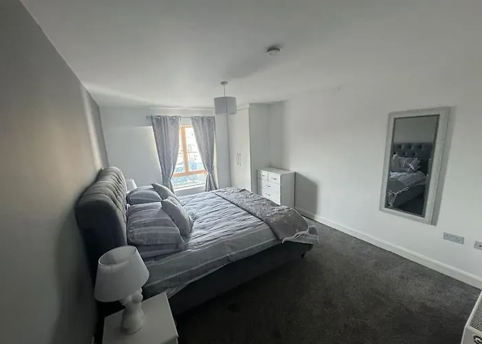 Apartment Luxury 2 Bed Fully Equipped Centre