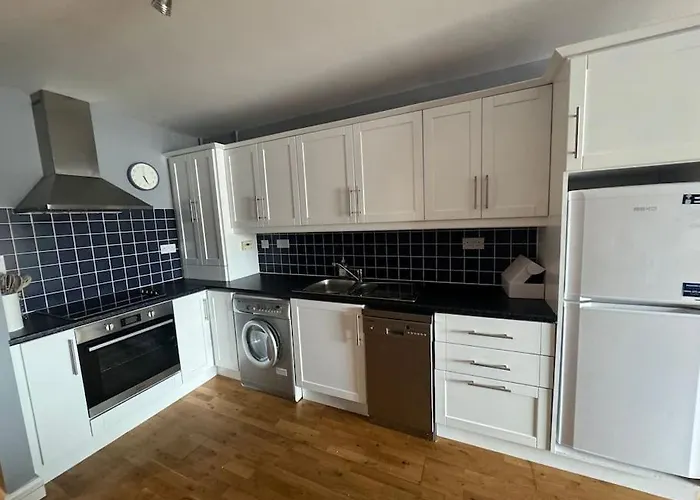 Luxury 2 Bed Fully Equipped Centre Apartment Cork
