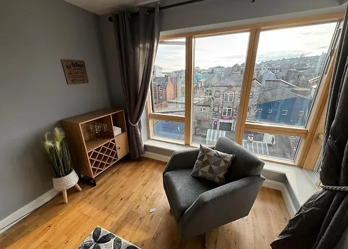 Luxury 2 Bed Fully Equipped Centre Apartment *