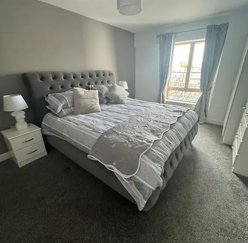 Luxury 2 Bed Fully Equipped Centre Apartment *
