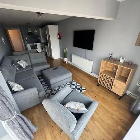 Luxury 2 Bed Fully Equipped Centre *