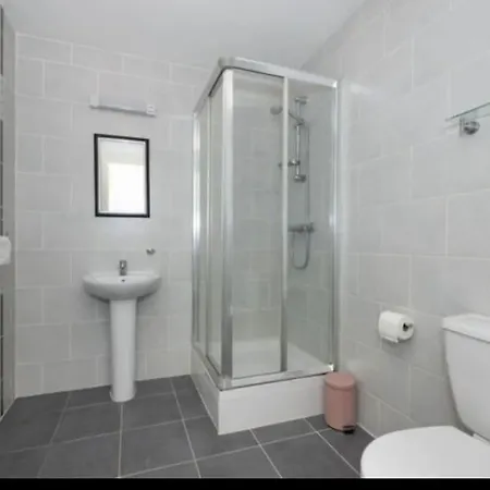 Luxury 2 Bed Fully Equipped Centre * Cork