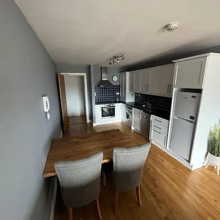 Luxury 2 Bed Fully Equipped Centre * Cork