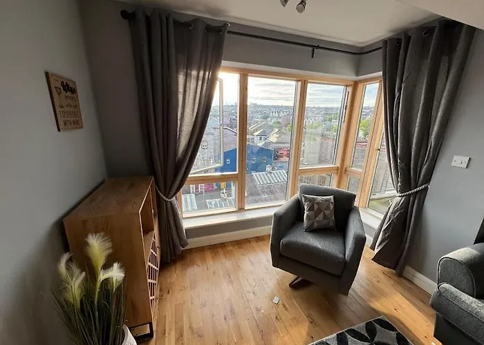 Luxury 2 Bed Fully Equipped Centre