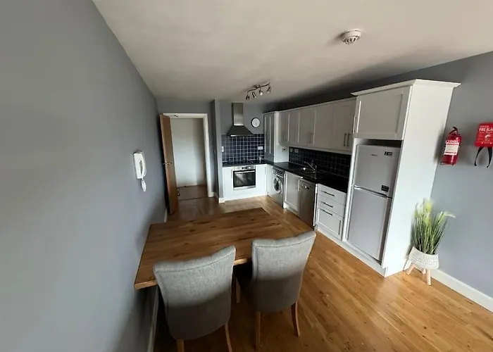 Luxury 2 Bed Fully Equipped Centre * Корк