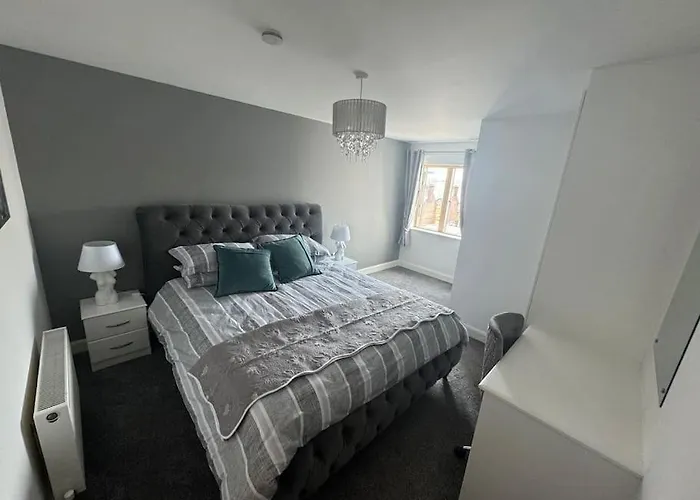Luxury 2 Bed Fully Equipped Centre * Cork